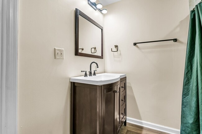 Building Photo - Tranquil Country Living on 2+ Acres — Spac...