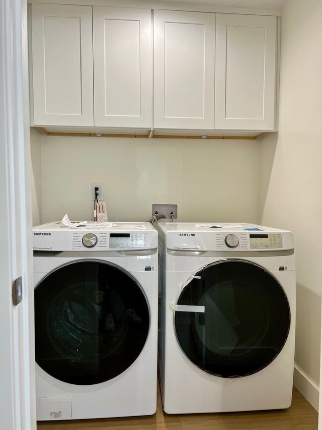 Building Photo - 2134 Wayside St