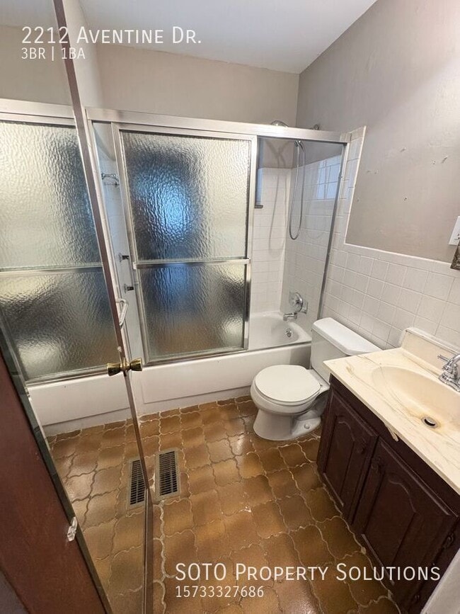 Building Photo - 2212 Aventine Dr