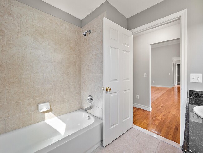 Building Photo - 50247 Cheltenham Dr