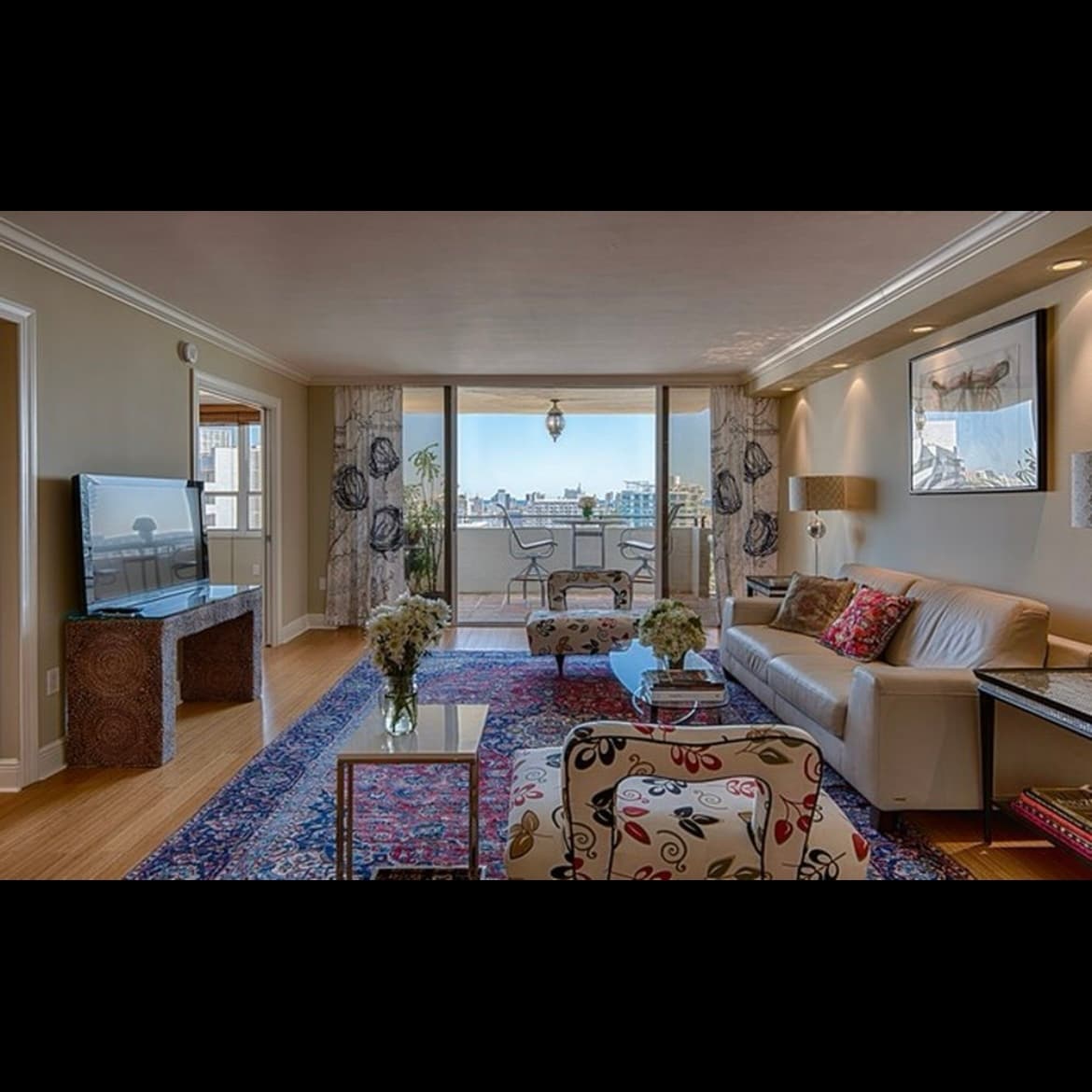 Living - 11 Island Ave