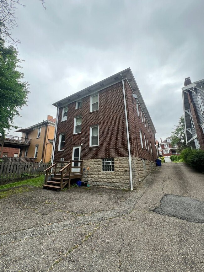 Building Photo - 1547 McFarland Rd