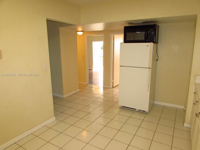 Building Photo - 5100 SW 41st St