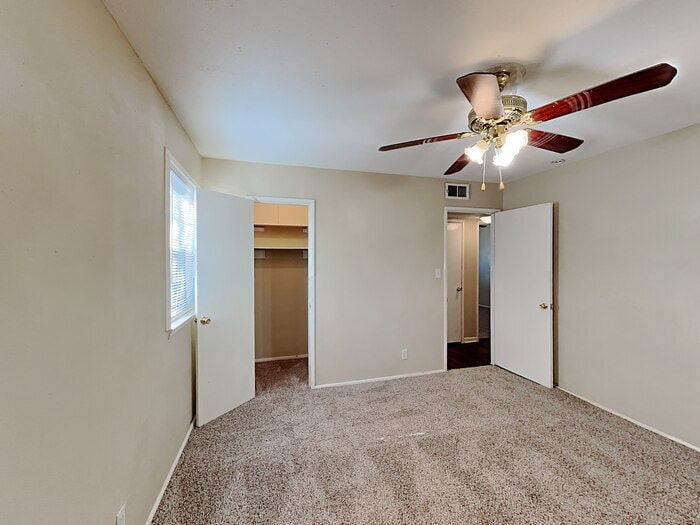 Building Photo - 764 Oakwood Ave