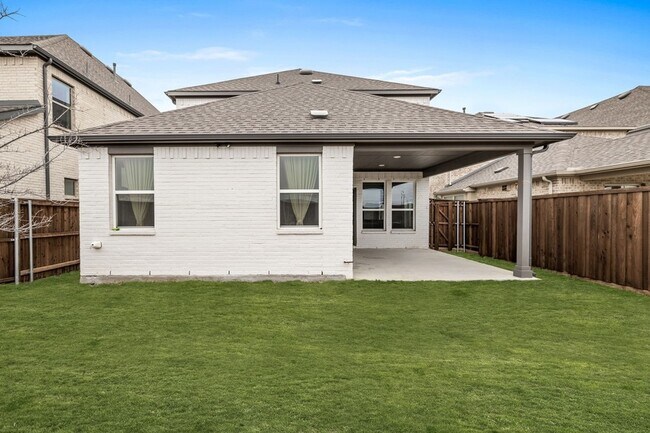 Building Photo - 1444 Kit King Dr