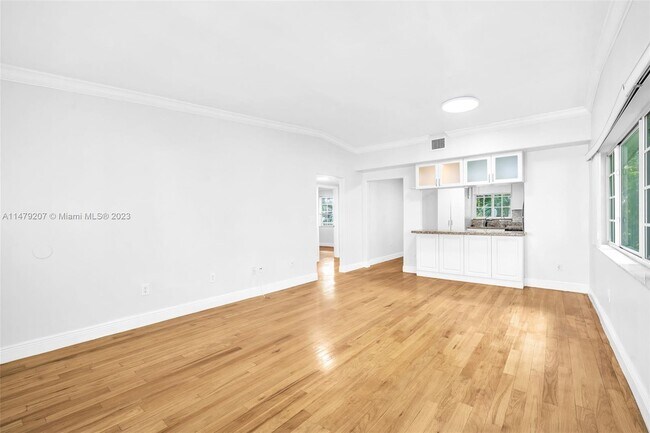 Building Photo - 1135 92nd St