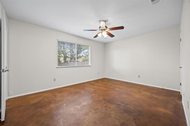 Building Photo - 9911 Dorset Dr