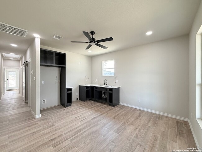 Building Photo - 3274 I-35