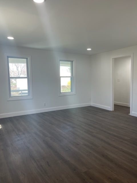 Building Photo - 243 Park Ln