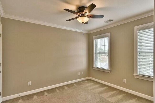 Building Photo - Wildewood in Northeast Columbia--Offering Self Guided Tour with RENTLY!