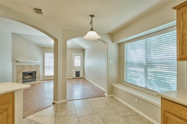 Building Photo - 3733 Breckenridge Dr