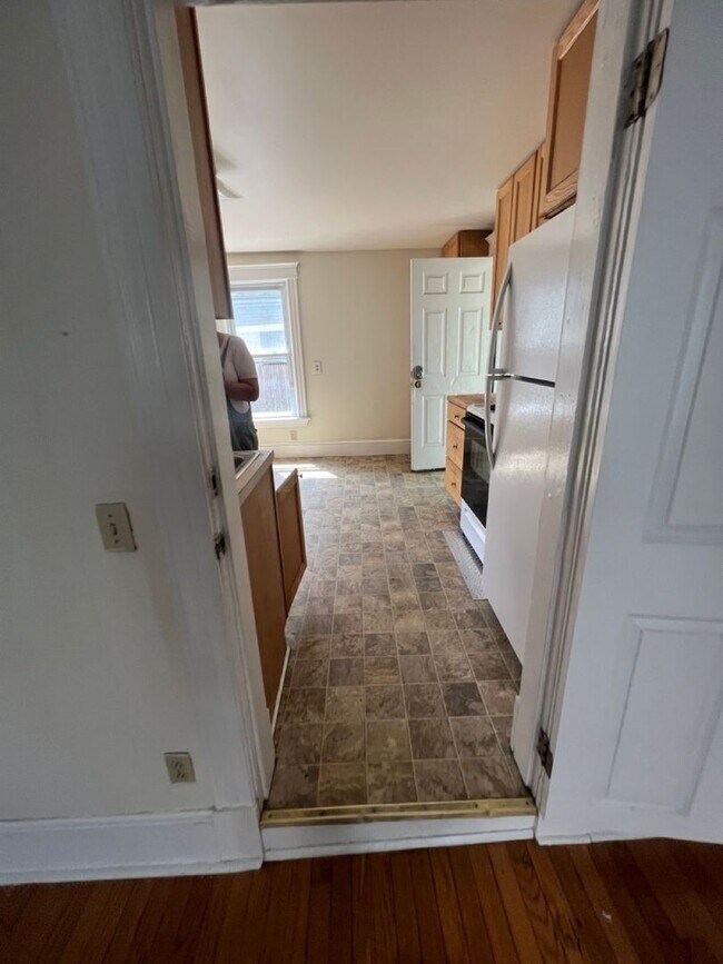 Building Photo - 52 Hickok Pl