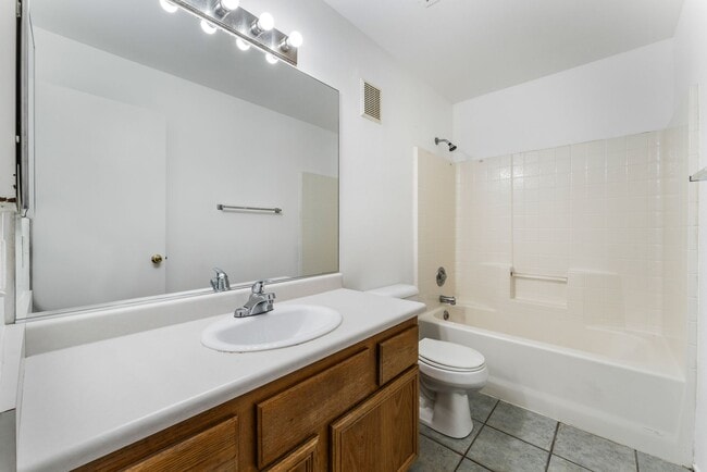 Building Photo - Move in now to this beautiful 2 story 3 be...