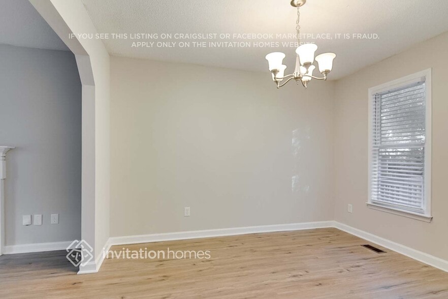 Building Photo - 3925 Old Coach Rd