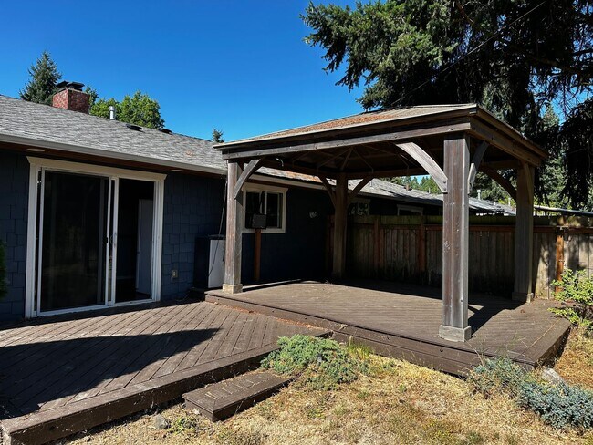 Building Photo - 636-400 NW East Thornton Lake Dr