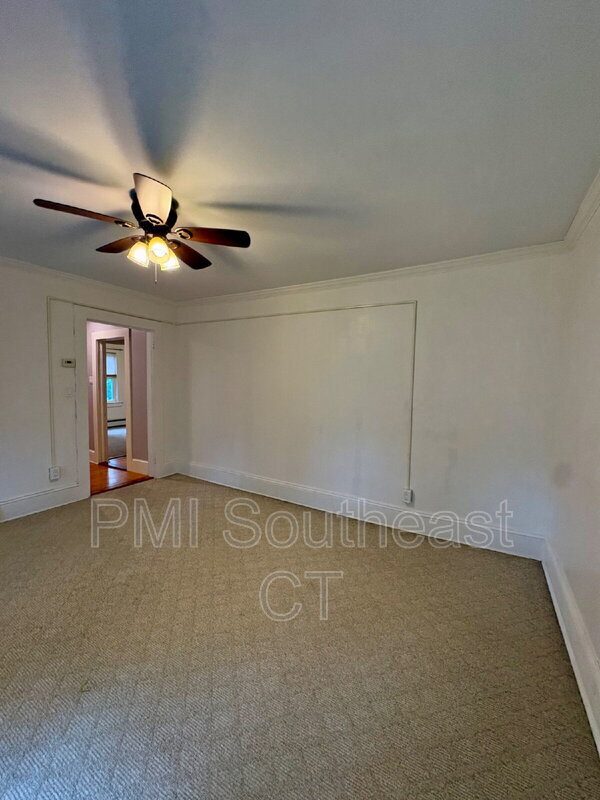 Building Photo - 50 Meridian St