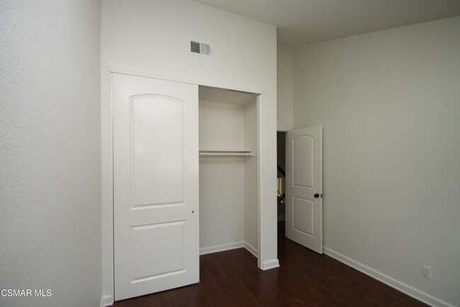 Building Photo - 1299 Ramona Dr