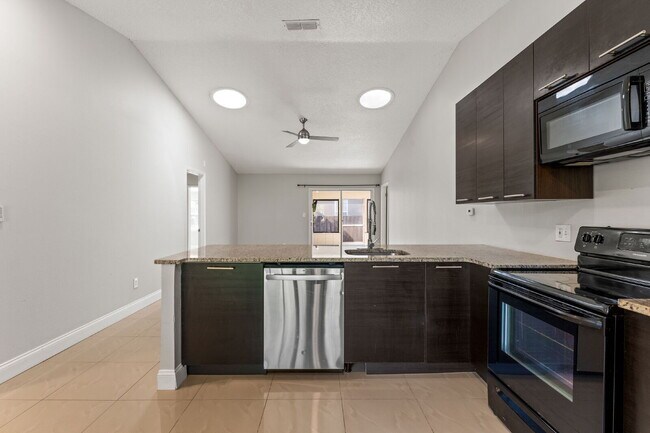 Building Photo - Charming 3-Bedroom Home with 2 Full Baths ...
