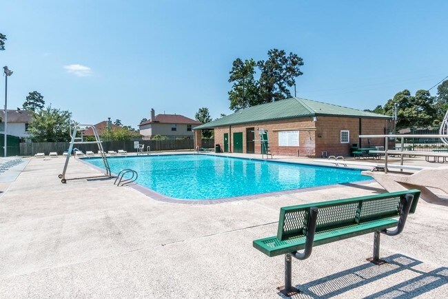 Building Photo - 28907 Fox Run Boulevard