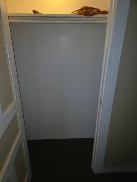 Building Photo - 150 Forest Ave