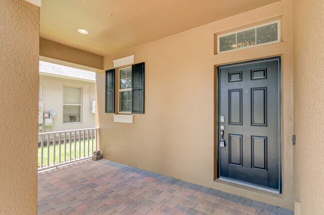 Building Photo - Stunning 4bed /3.5 bath Home For Rent at W...
