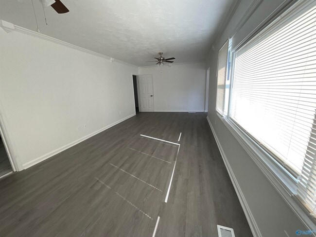 Building Photo - 1805 8th Ave SW