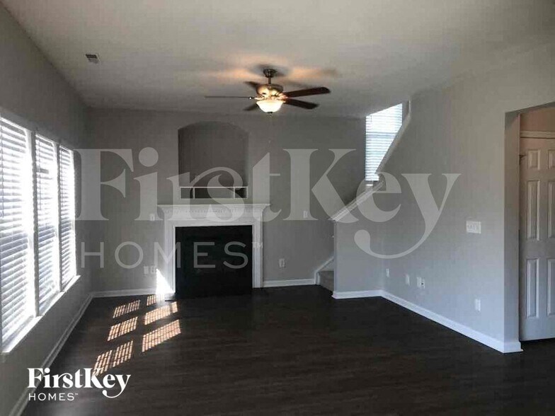 Building Photo - 4204 Laurel Ridge Cir