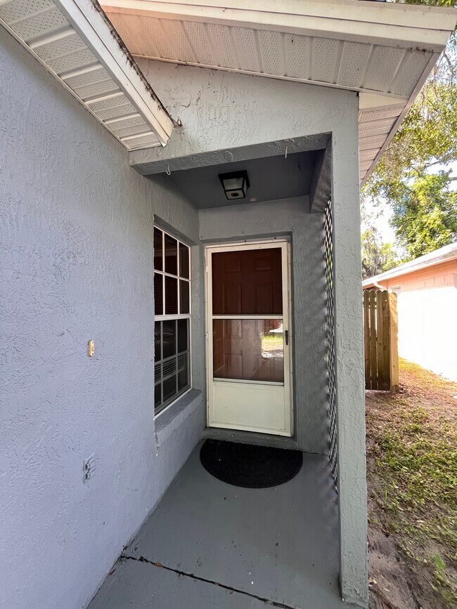 Building Photo - 11232 River Grove Dr