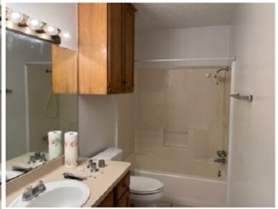 Bathroom - 1111 Donna dr