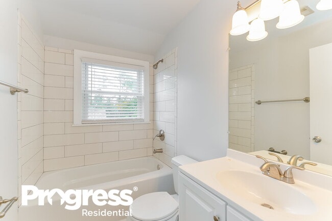 Building Photo - 1510 Shore Rd