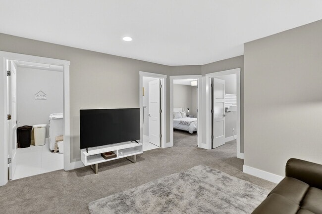 Building Photo - 11903 NE 109th Wy