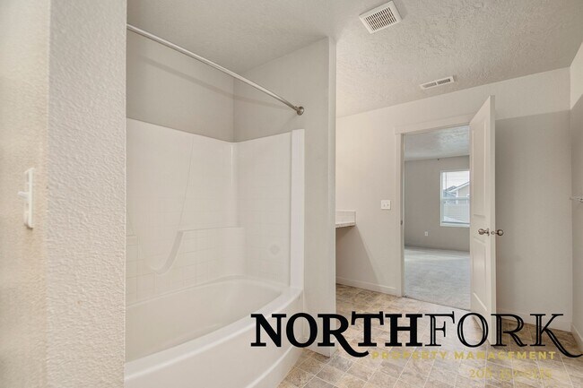 Building Photo - Charming Home for Rent in Caldwell