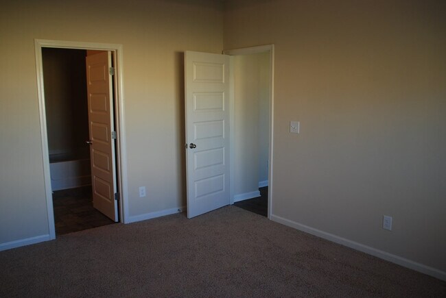 Building Photo - 1157 Fawn Forest Rd