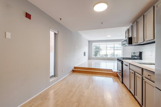 Building Photo - 755 Florida St