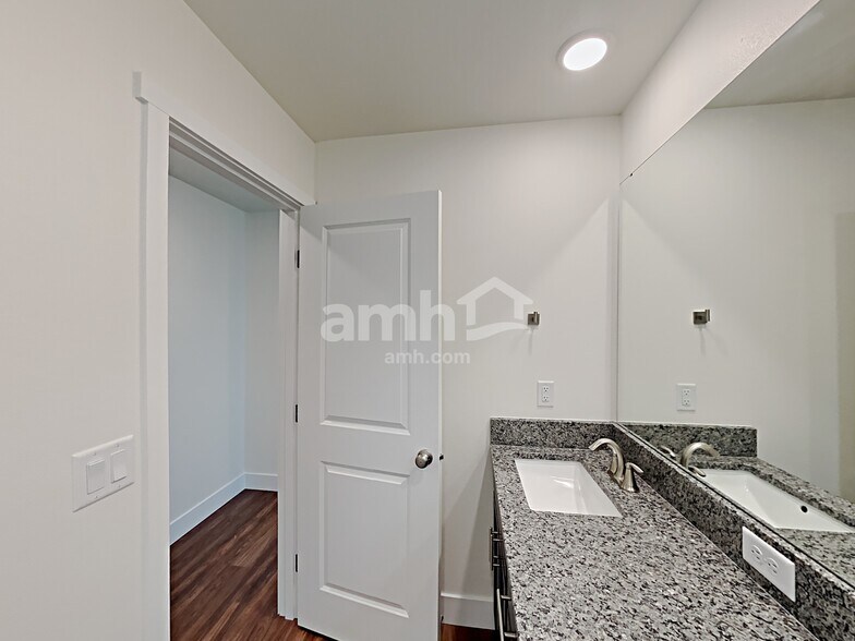 Building Photo - 33091 Eagle Peak Ln