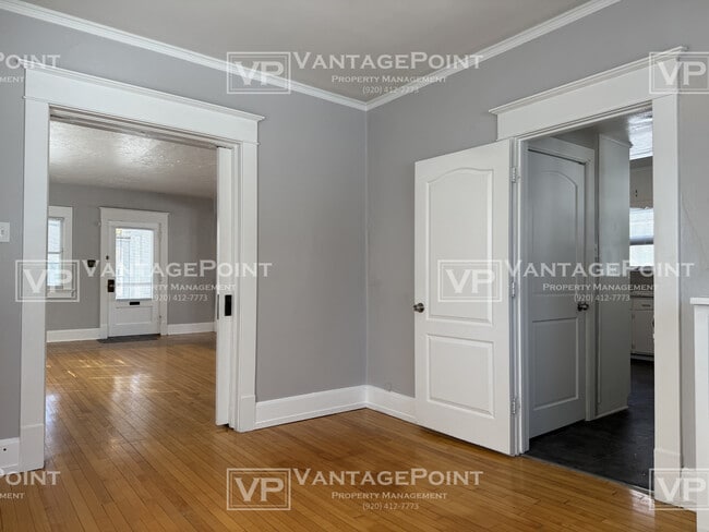 Building Photo - 722 Bond St