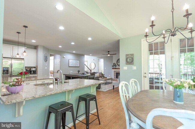 Building Photo - 8061 Side Hill Dr