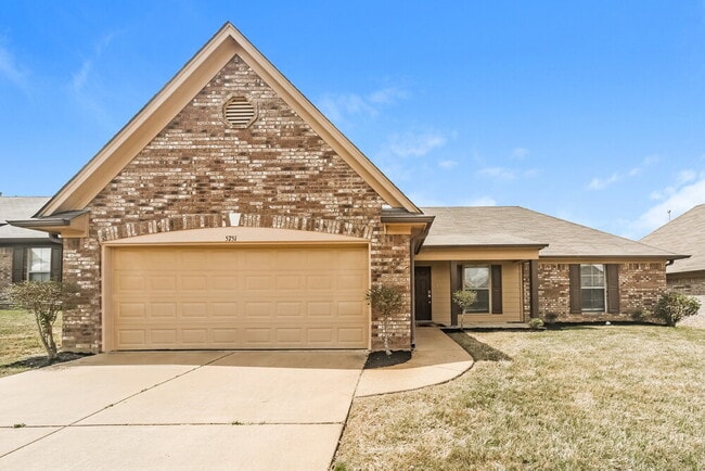 Primary Photo - 5751 Broadway Dr W