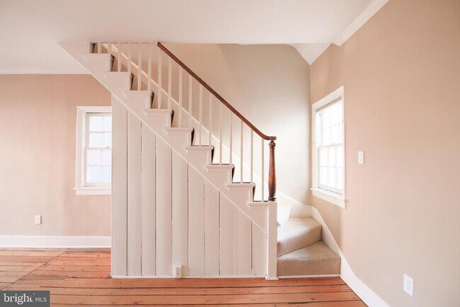 Building Photo - 217 S Lee St