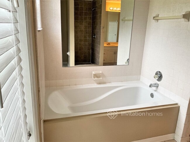 Building Photo - 408 Wedgefield Pl