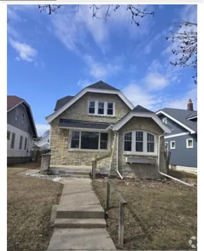Building Photo - 2753 N 48th St