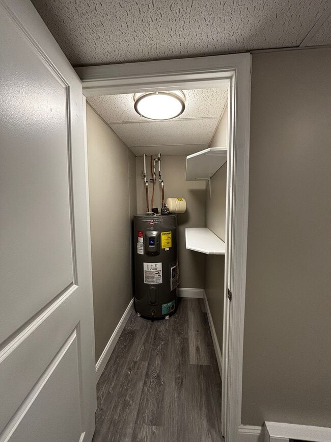 Building Photo - Newly remodeled 3+ bedroom