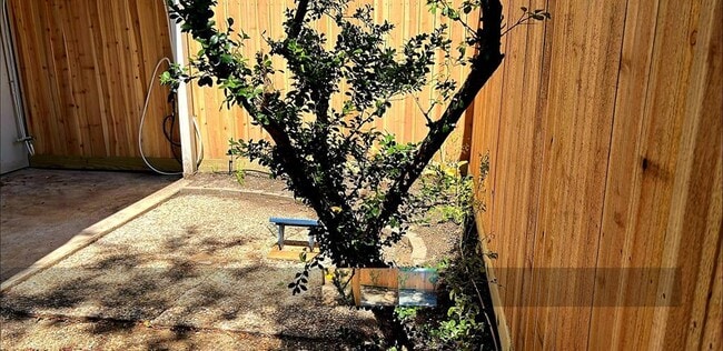 Building Photo - 12633 Memorial Dr