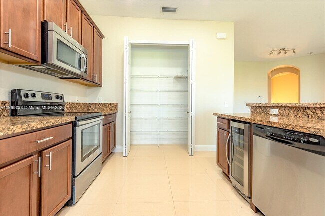 Building Photo - 8308 NW 127th Ln
