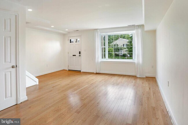 Building Photo - 3804 Keller Ave