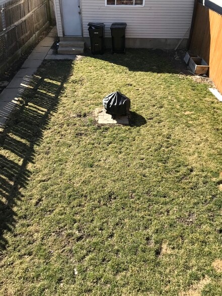 Yard - 3314 N Sacramento Ave