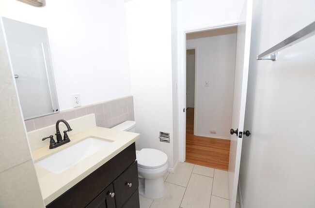 Building Photo - 151 Acacia Way