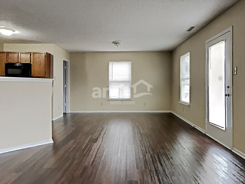 Building Photo - 8450 Ash Grove Dr