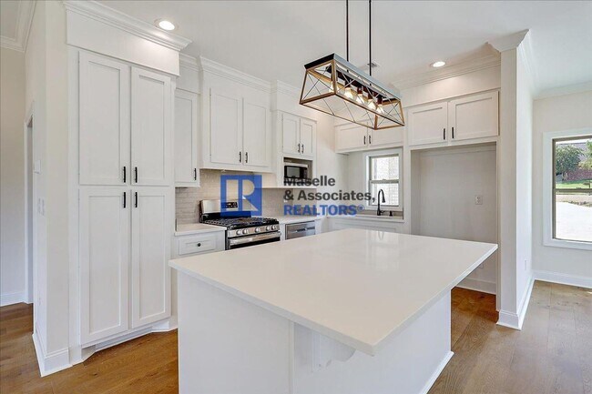 Building Photo - 206 Glen Trail