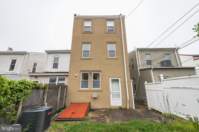 Building Photo - 420 Conarroe St